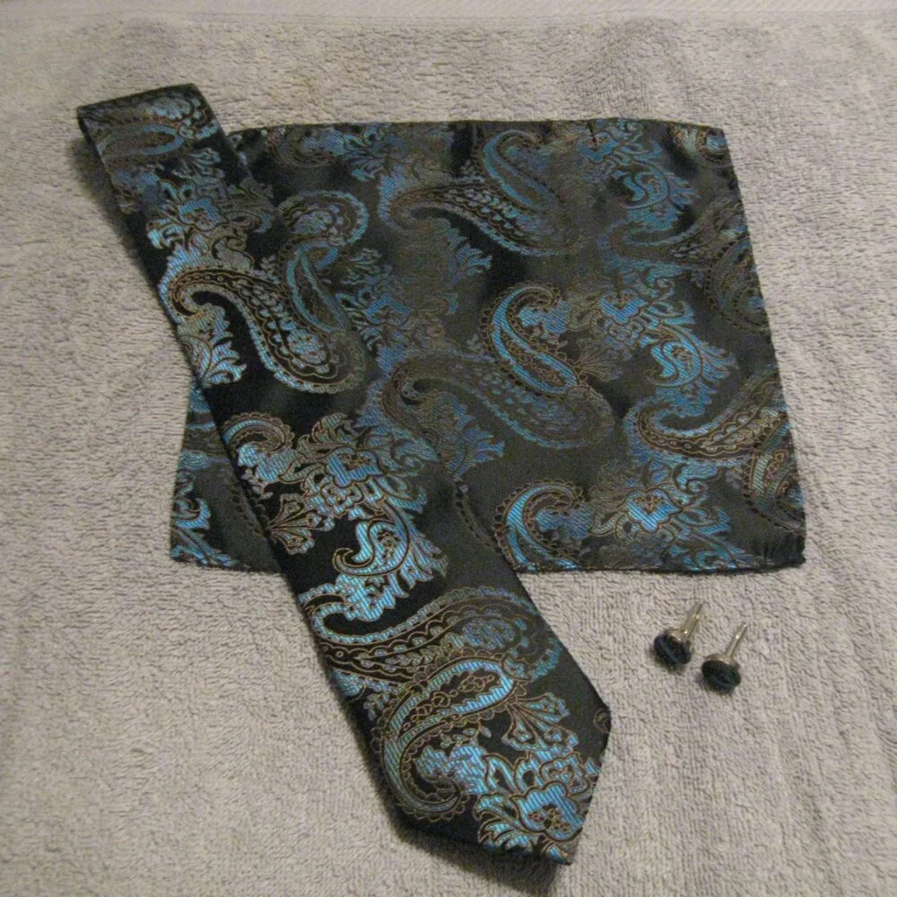 "Twenty Dollar Tie" Extra-Long Men's Tie with Pocket Square and Cuff Links - Picture 10 of 10